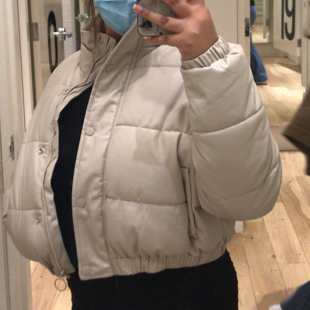 Cropped puffer jacket✨ - Picture 2 of 3